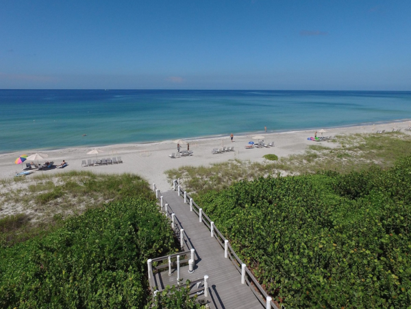 Luxurious Beachfront Condo in Longboat Key Florida - Stunning Gulf Views
